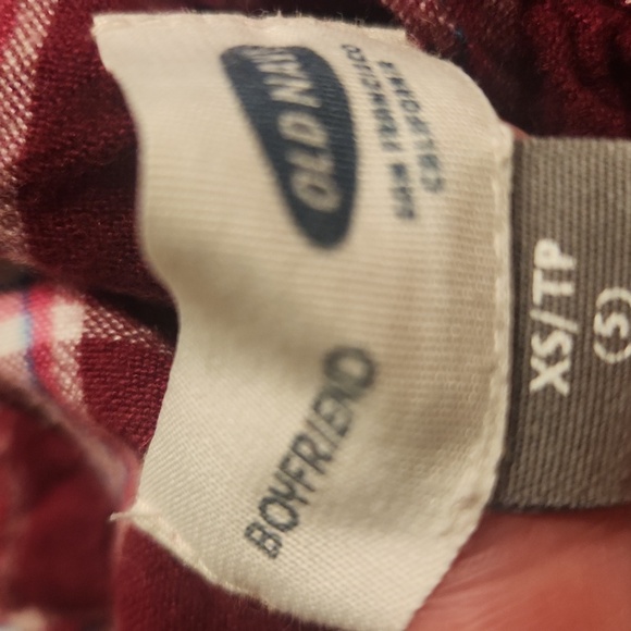 Old Navy Plaid Button Down. Size XS- Style Boyfriend - Picture 4 of 5